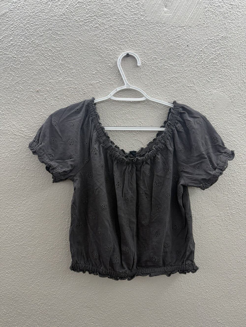 American Eagle Womens Blouse Size XS Gray Short Sleeve Eyelet Lace